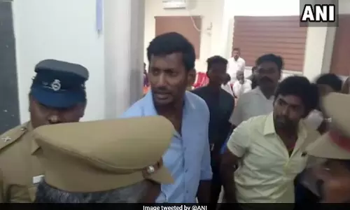 നാമനിര്‍ദേശ പത്രിക തള്ളിയതിനെതിരെ വിശാല്‍ തിരഞ്ഞെടുപ്പ് കമ്മീഷനെ സമീപിക്കുന്നു