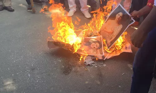 സണ്ണി ലിയോണ്‍ പുതുവത്സരാഘോഷത്തിന് വന്നാല്‍ കൂട്ടആത്മഹത്യയെന്ന് ഭീഷണി