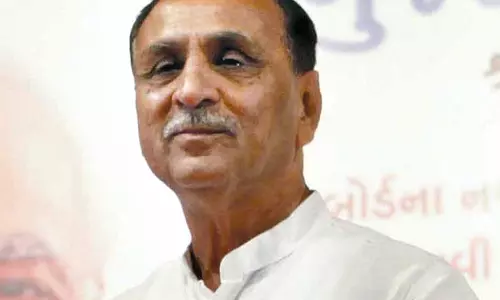 ആദ്യം കിതച്ചു; ഒടുവില് വിജയത്തിലേക്ക് കുതിച്ച് ഗുജറാത്ത് മുഖ്യമന്ത്രി വിജയ് രൂപാനി ആദ്യം കിതച്ചു; ഒടുവില് വിജയത്തിലേക്ക് കുതിച്ച് ഗുജറാത്ത് മുഖ്യമന്ത്രി വിജയ് രൂപാനി