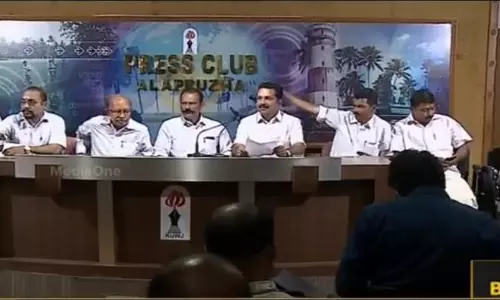 ബിജെപിക്ക് തലവേദനയായി ചെങ്ങന്നൂരില് ശിവസേനയുടെ നാലാം മുന്നണി ബിജെപിക്ക് തലവേദനയായി ചെങ്ങന്നൂരില് ശിവസേനയുടെ നാലാം മുന്നണി