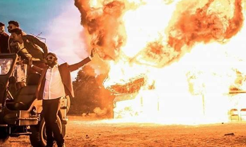 എല്ലാവരും ഓടി വിനായകനൊഴികെ; ആട്2വിലെ ഡ്യൂഡിന്റെ എന്റര്‍ടെയ്ന്‍മെന്റ് ചിത്രീകരണമിങ്ങനെ 