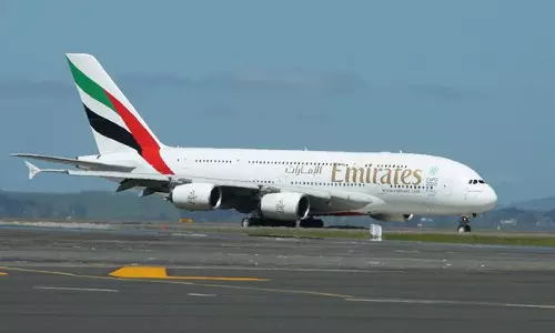 പുതുവത്സര സമ്മാനമായി ടിക്കറ്റ് നിരക്ക് കുറച്ച് എമിറേറ്റ്സ്