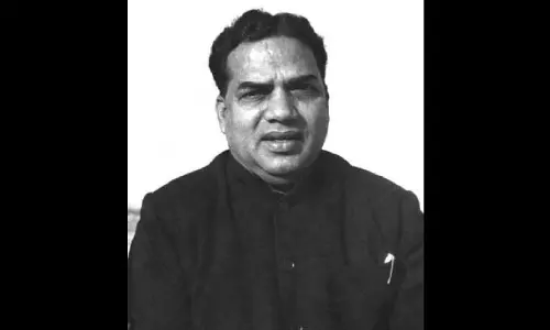 ലോക കേരള സഭയിൽ എ.കെ.ജിയെ അനുസ്മരിച്ച് പിണറായി