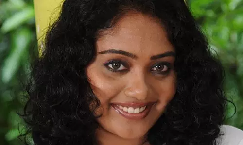 ഫെമിനിച്ചിയെന്നും , വറുത്ത മീൻ കാര്യം എന്നൊക്കെ പറഞ്ഞ് കളിയാക്കാം പക്ഷേ... ; റിമയെ പരിഹസിക്കുന്നവരോട് ഹിമ ഫെമിനിച്ചിയെന്നും , വറുത്ത മീൻ കാര്യം എന്നൊക്കെ പറഞ്ഞ് കളിയാക്കാം പക്ഷേ... ; റിമയെ പരിഹസിക്കുന്നവരോട് ഹിമ