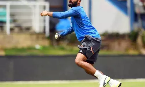 സാഹക്ക് പരിക്ക്, കാര്‍ത്തിക് പകരക്കാരന്‍