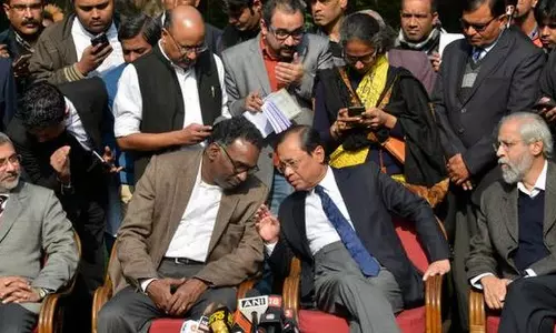 സുപ്രിംകോടതി പ്രതിസന്ധി:  പ്രതിഷേധിച്ച ജഡ്ജിമാരുമായി ചീഫ് ജസ്റ്റിസ് ചര്‍ച്ച പുനരാരംഭിച്ചു