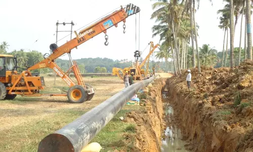 ഗെയില്: ജനവാസ കേന്ദ്രങ്ങളെ ഒഴിവാക്കണമെന്നാവശ്യപ്പെട്ട് സമരസമിതി മാര്ച്ച് ഗെയില്: ജനവാസ കേന്ദ്രങ്ങളെ ഒഴിവാക്കണമെന്നാവശ്യപ്പെട്ട് സമരസമിതി മാര്ച്ച്