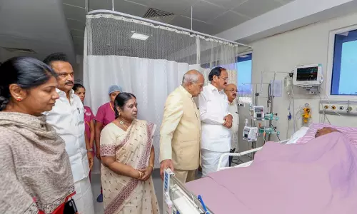 കരുണാനിധിയുടെ ആരോഗ്യനിലയില് നേരിയ പുരോഗതി കരുണാനിധിയുടെ ആരോഗ്യനിലയില് നേരിയ പുരോഗതി