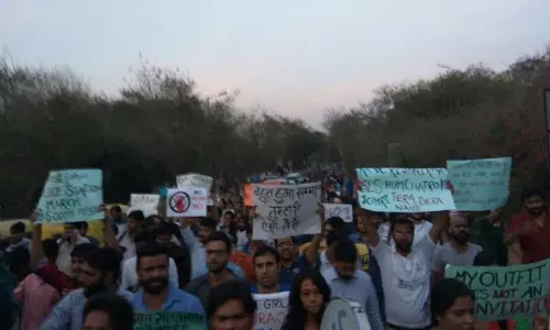 ജെഎന്‍യു പ്രൊഫസര്‍ക്കെതിരായ ലൈംഗിക ചൂഷണ പരാതി: അറസ്റ്റ് ആവശ്യപ്പെട്ട് വിദ്യാര്‍ഥി സമരം