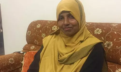 ഹാദിയയുടെ പിതാവ് ഇസ്ലാമിനെ അടച്ചാക്ഷേപിക്കുന്നു, പിന്നില് ഇസ്ലാമോഫോബിയ പ്രചരിപ്പിക്കുന്നര്: സൈനബയുടെ സത്യവാങ്മൂലം ഹാദിയയുടെ പിതാവ് ഇസ്ലാമിനെ അടച്ചാക്ഷേപിക്കുന്നു, പിന്നില് ഇസ്ലാമോഫോബിയ പ്രചരിപ്പിക്കുന്നര്: സൈനബയുടെ സത്യവാങ്മൂലം