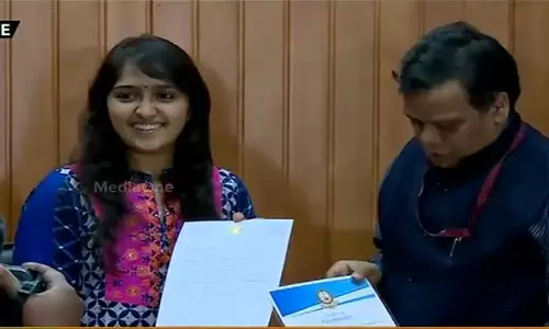 പെണ്‍കുട്ടികള്‍ക്ക് മാതൃക നടി സനുഷക്ക് ഡിജിപിയുടെ അനുമോദനം