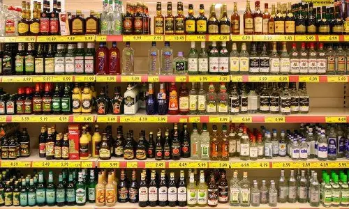 ഇന്ത്യന് നിര്മിത വിദേശമദ്യത്തിന് വില കൂടും ഇന്ത്യന് നിര്മിത വിദേശമദ്യത്തിന് വില കൂടും