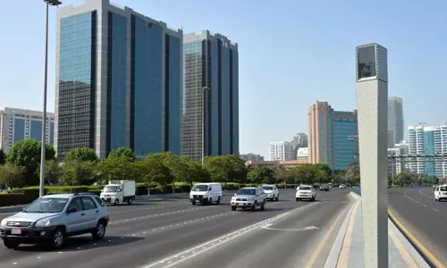 അബൂദബിയിലെ റോഡുകളിലും ടോള്‍ സംവിധാനം