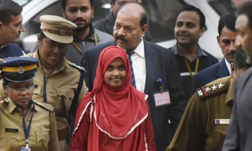 വിദേശത്തേക്ക് റിക്രൂട്ട്മെന്‍റ് നടക്കുന്നുണ്ടെങ്കില്‍ ഇടപെടേണ്ടത് സര്‍ക്കാര്‍; ഹാദിയയുടെ വിവാഹം പരസ്പര സമ്മതത്തോടെയെന്ന് കോടതി