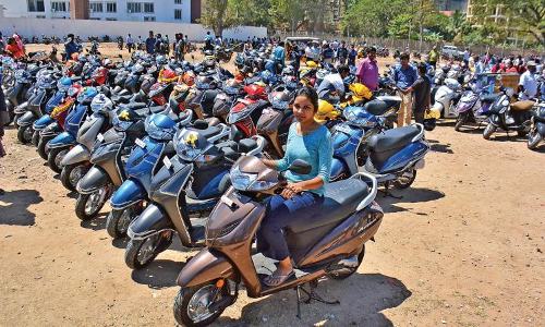 ജയലളിതയുടെ എഴുപതാം പിറന്നാള്; പ്രധാനമന്ത്രി ഇന്ന് ചെന്നൈയില് ജയലളിതയുടെ എഴുപതാം പിറന്നാള്; പ്രധാനമന്ത്രി ഇന്ന് ചെന്നൈയില്