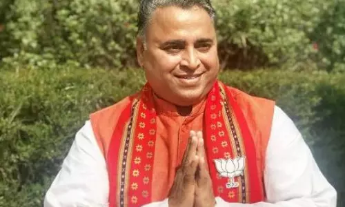 ത്രിപുരയിലെ ബിജെപി മുന്നേറ്റത്തിന് ചുക്കാന് പിടിച്ച മുംബൈക്കാരന് ത്രിപുരയിലെ ബിജെപി മുന്നേറ്റത്തിന് ചുക്കാന് പിടിച്ച മുംബൈക്കാരന്