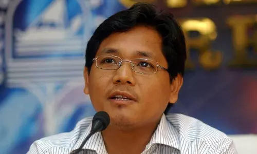 മേഘാലയയില്‍ കോണ്‍റാഡ് സാങ്മ സര്‍ക്കാര്‍ അധികാരമേറ്റു