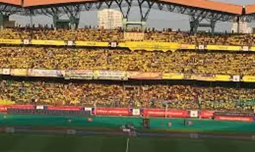 ക്രിക്കറ്റ് നടത്തുന്നതിനെ ബ്ലാസ്റ്റേഴ്സ് എതിർത്തില്ലെന്ന പ്രചാരണം അടിസ്ഥാന രഹിതമെന്ന് മാനേജ്മെന്റ് ക്രിക്കറ്റ് നടത്തുന്നതിനെ ബ്ലാസ്റ്റേഴ്സ് എതിർത്തില്ലെന്ന പ്രചാരണം അടിസ്ഥാന രഹിതമെന്ന് മാനേജ്മെന്റ്