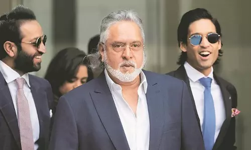 വായ്പ തിരിച്ചടക്കാതെ രാജ്യം വിടാന് വിജയ് മല്യയെ സി.ബി.ഐ സഹായിച്ചെന്ന വാദം ബലപ്പെടുന്നു വായ്പ തിരിച്ചടക്കാതെ രാജ്യം വിടാന് വിജയ് മല്യയെ സി.ബി.ഐ സഹായിച്ചെന്ന വാദം ബലപ്പെടുന്നു