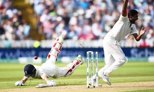 ഇംഗ്ലണ്ടിന് ബാറ്റിംഗ് തകര്‍ച്ച 