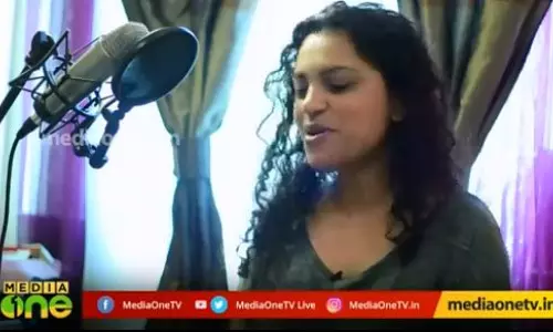 സ്വപ്ന പാട്ടും പാടി ലോക റക്കോഡിടുകയാണ് 