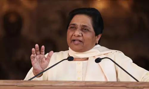 ബി.എസ്.പിയെ വീണ്ടും അധികാരത്തിലെത്തിക്കാന് ദളിത്-ബ്രാഹ്മണ ഐക്യത്തിന് ആഹ്വനം ചെയ്ത് മായാവതി ബി.എസ്.പിയെ വീണ്ടും അധികാരത്തിലെത്തിക്കാന് ദളിത്-ബ്രാഹ്മണ ഐക്യത്തിന് ആഹ്വനം ചെയ്ത് മായാവതി