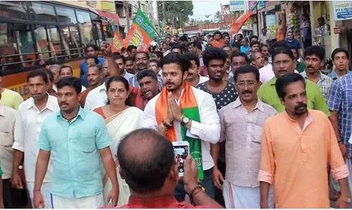 വെയിലത്തിറങ്ങി വോട്ട് പിടിക്കാനില്ലെന്ന നിലപാട് മാറ്റി ശ്രീ