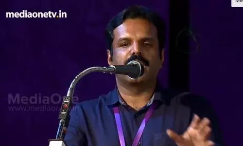 നിപ: തെറ്റിദ്ധാരണജനകമായ റിപ്പോര്ട്ടുകള്ക്കിടയിലും മാതൃകയായത് മീഡിയവണ്; ഡോ അനൂപ് കുമാര് നിപ: തെറ്റിദ്ധാരണജനകമായ റിപ്പോര്ട്ടുകള്ക്കിടയിലും മാതൃകയായത് മീഡിയവണ്; ഡോ അനൂപ് കുമാര്