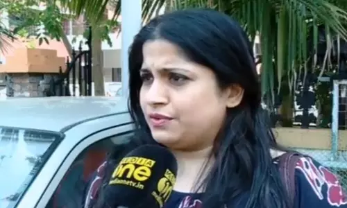 മകളായി അംഗീകരിക്കുന്നില്ല, ഡിഎന്എ ടെസ്റ്റ് നടത്തണമെന്നാവശ്യപ്പെട്ട് 40കാരിയുടെ ഹരജി മകളായി അംഗീകരിക്കുന്നില്ല, ഡിഎന്എ ടെസ്റ്റ് നടത്തണമെന്നാവശ്യപ്പെട്ട് 40കാരിയുടെ ഹരജി