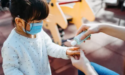 കുട്ടികളിലെ കോവിഡ് ലക്ഷണങ്ങൾ എങ്ങനെ തിരിച്ചറിയാം?