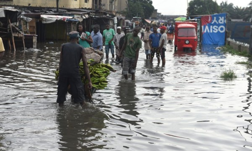 നൈജീരിയയില്‍ വെള്ളപ്പൊക്കം; ഒരു ലക്ഷം പേരെ മാറ്റിപാര്‍പ്പിച്ചു