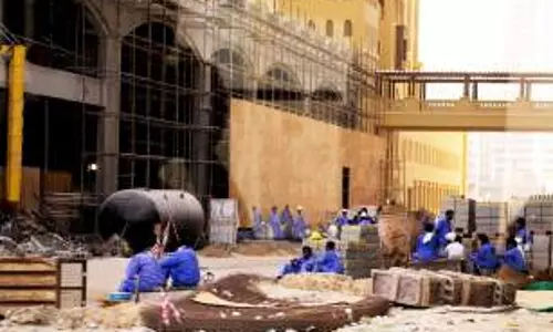 മധ്യാഹ്ന വിശ്രമം: ഉത്തരവ് ലംഘിച്ച സ്ഥാപനങ്ങള്ക്ക് ഒമാന് പിഴ ചുമത്തി മധ്യാഹ്ന വിശ്രമം: ഉത്തരവ് ലംഘിച്ച സ്ഥാപനങ്ങള്ക്ക് ഒമാന് പിഴ ചുമത്തി