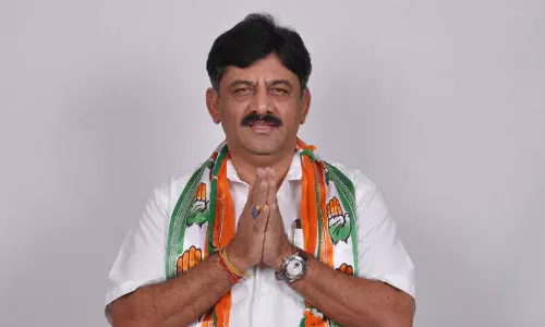 പവര്കട്ടിനെ കുറിച്ച് വൈദ്യുതിമന്ത്രിയോട് പരാതി പറഞ്ഞ ചെറുകിട വ്യവസായി ജയിലില് ! പവര്കട്ടിനെ കുറിച്ച് വൈദ്യുതിമന്ത്രിയോട് പരാതി പറഞ്ഞ ചെറുകിട വ്യവസായി ജയിലില് !