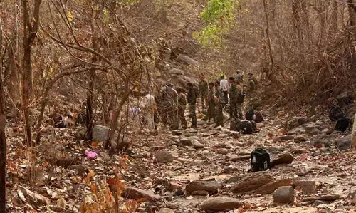 മഹാരാഷ്ട്രയില്‍ 14 മാവോയിസ്റ്റുകളെ വധിച്ചു 