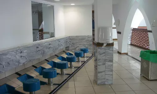 വുളുവെടുക്കുമ്പോള്‍ പള്ളിയിലെ ഇരിപ്പിടങ്ങള്‍ ഇനി നനയില്ല