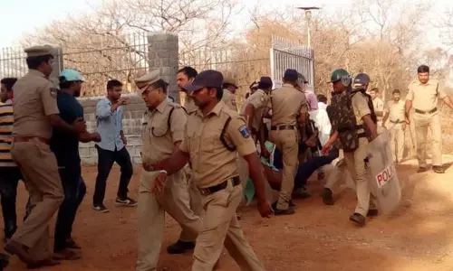 ഹൈദരാബാദ് സര്‍വ്വകലാശാലയില്‍ സംഘര്‍ഷാവസ്ഥ