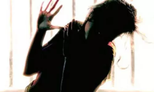 പൂജാരി വീട്ടമ്മയെ പീഡിപ്പിച്ചു; ദൃശ്യങ്ങള് വീഡിയോയില് പകര്ത്തി പ്രചരിപ്പിച്ചു പൂജാരി വീട്ടമ്മയെ പീഡിപ്പിച്ചു; ദൃശ്യങ്ങള് വീഡിയോയില് പകര്ത്തി പ്രചരിപ്പിച്ചു