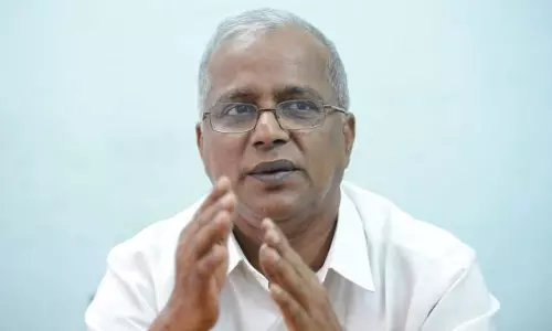 സെബാസ്റ്റ്യന്‍ പോളിനും ദിനേശ് മണിക്കുമെതിരെ പോസ്റ്ററും ലഘുലേഖയും