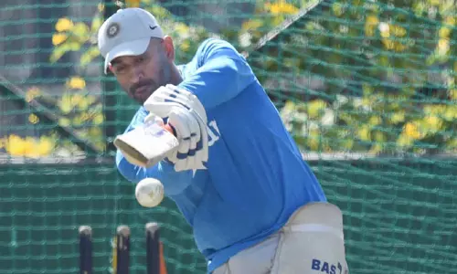 മൊഹാലിയില് റെക്കോര്ഡുകളുടെ പെരുമഴയുമായി ധോണി മൊഹാലിയില് റെക്കോര്ഡുകളുടെ പെരുമഴയുമായി ധോണി