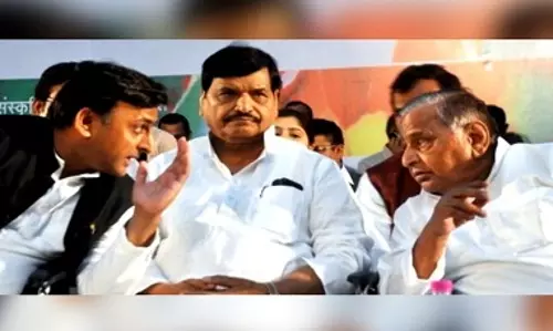 അഖിലേഷിനെ അധ്യക്ഷനാക്കണമെന്ന് ആവശ്യം; ഉദയ്‍വീറിനെ മുലായം പുറത്താക്കി