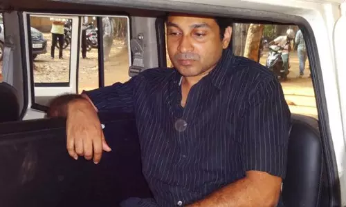 നിസാമിന്റെ ഫോണ് ഉപയോഗം; മൂന്നു പൊലീസുകാര്ക്ക് സസ്പെന്ഷന് നിസാമിന്റെ ഫോണ് ഉപയോഗം; മൂന്നു പൊലീസുകാര്ക്ക് സസ്പെന്ഷന്