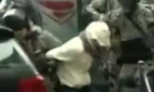 ബ്രസല്സ് സ്ഫോടനക്കേസിലെ പ്രതിയെന്ന് സംശയിക്കുന്നയാളുടെ ദൃശ്യങ്ങള് പൊലീസ് പുറത്തുവിട്ടു ബ്രസല്സ് സ്ഫോടനക്കേസിലെ പ്രതിയെന്ന് സംശയിക്കുന്നയാളുടെ ദൃശ്യങ്ങള് പൊലീസ് പുറത്തുവിട്ടു