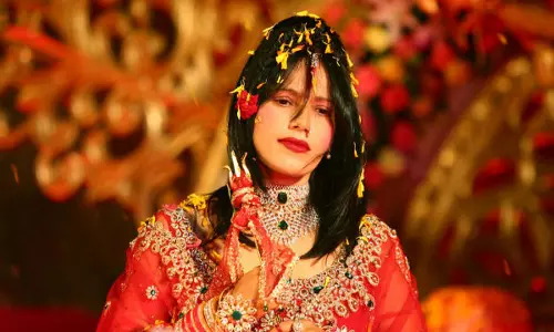 ത്രിശൂലവുമായി വിമാനത്തില് കയറിയ രാധെ മായ്ക്കെതിരെ കേസെടുത്തു ത്രിശൂലവുമായി വിമാനത്തില് കയറിയ രാധെ മായ്ക്കെതിരെ കേസെടുത്തു