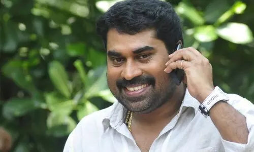 സുരാജ് വെഞ്ഞാറമ്മൂട് ലാലേട്ടനായപ്പോള്; വീഡിയോ കാണാം സുരാജ് വെഞ്ഞാറമ്മൂട് ലാലേട്ടനായപ്പോള്; വീഡിയോ കാണാം