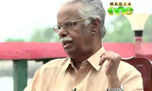 യുക്തിഹീനമായ പീറസിനിമയാണ് ബാഹുബലിയെന്ന് ടി.പത്മനാഭന്‍