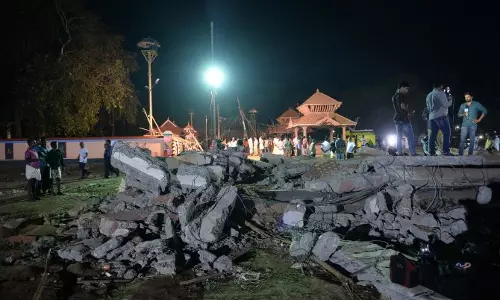 വെടിക്കെട്ടപകടം: കൃഷ്ണന് കുട്ടി ക്രൈംബ്രാഞ്ചിന് മുന്നില് കീഴടങ്ങിയേക്കും വെടിക്കെട്ടപകടം: കൃഷ്ണന് കുട്ടി ക്രൈംബ്രാഞ്ചിന് മുന്നില് കീഴടങ്ങിയേക്കും