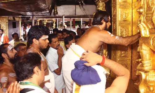 വെടിക്കെട്ട് ക്ഷേത്രാചാരങ്ങളുടെ ഭാഗമല്ലെന്ന് ശബരിമല തന്ത്രി