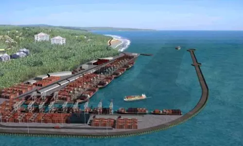 വിഴിഞ്ഞം പദ്ധതി: നഷ്ടപരിഹാരം നല്കില്ലെന്ന് അദാനി ഗ്രൂപ്പ് വിഴിഞ്ഞം പദ്ധതി: നഷ്ടപരിഹാരം നല്കില്ലെന്ന് അദാനി ഗ്രൂപ്പ്