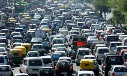 ഡല്ഹിയിലെ വാഹന നിയന്ത്രണം: രണ്ടാം ഘട്ടം അവസാനിച്ചു ഡല്ഹിയിലെ വാഹന നിയന്ത്രണം: രണ്ടാം ഘട്ടം അവസാനിച്ചു