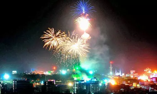 തൃശൂര്പൂരം: വെടിപ്പുരയുടെ നിയന്ത്രണം ഉദ്യോഗസ്ഥര്ക്ക് തൃശൂര്പൂരം: വെടിപ്പുരയുടെ നിയന്ത്രണം ഉദ്യോഗസ്ഥര്ക്ക്